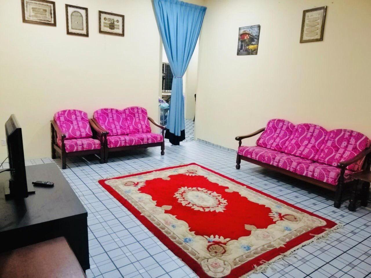 Homestay Bandar Pekan - Musleem Preferred Екстериор снимка