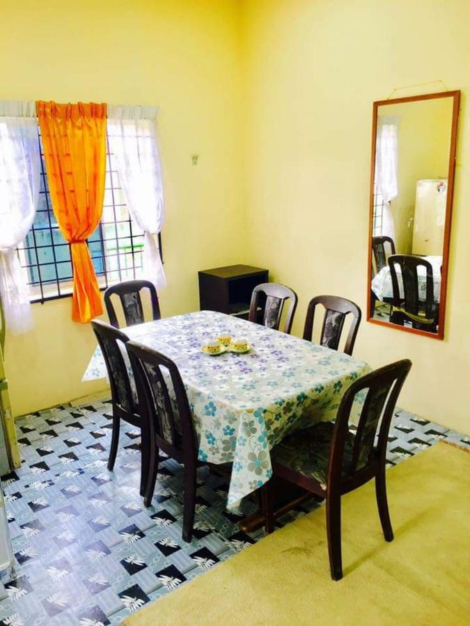 Homestay Bandar Pekan - Musleem Preferred Екстериор снимка